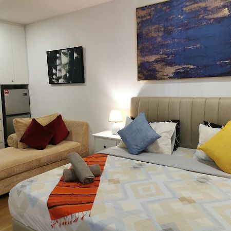 Apple Home 2 At Menara Simfoni, King Size Bed, Cheras, Nexflix, Wifi, Parking Seri Kembangan Exterior photo