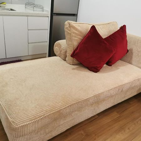 Apple Home 2 At Menara Simfoni, King Size Bed, Cheras, Nexflix, Wifi, Parking Seri Kembangan Exterior photo