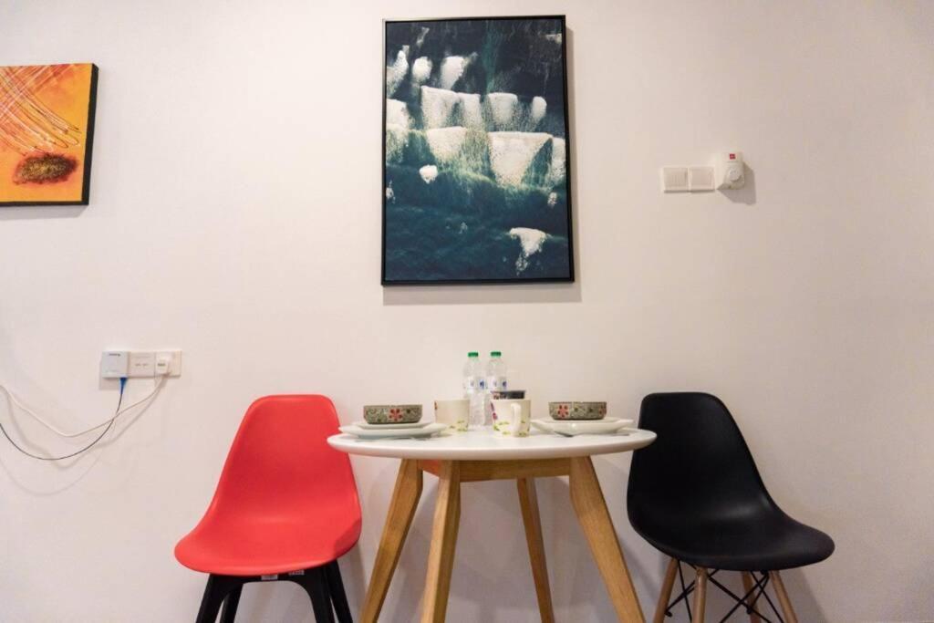 Apple Home 2 At Menara Simfoni, King Size Bed, Cheras, Nexflix, Wifi, Parking Seri Kembangan Exterior photo
