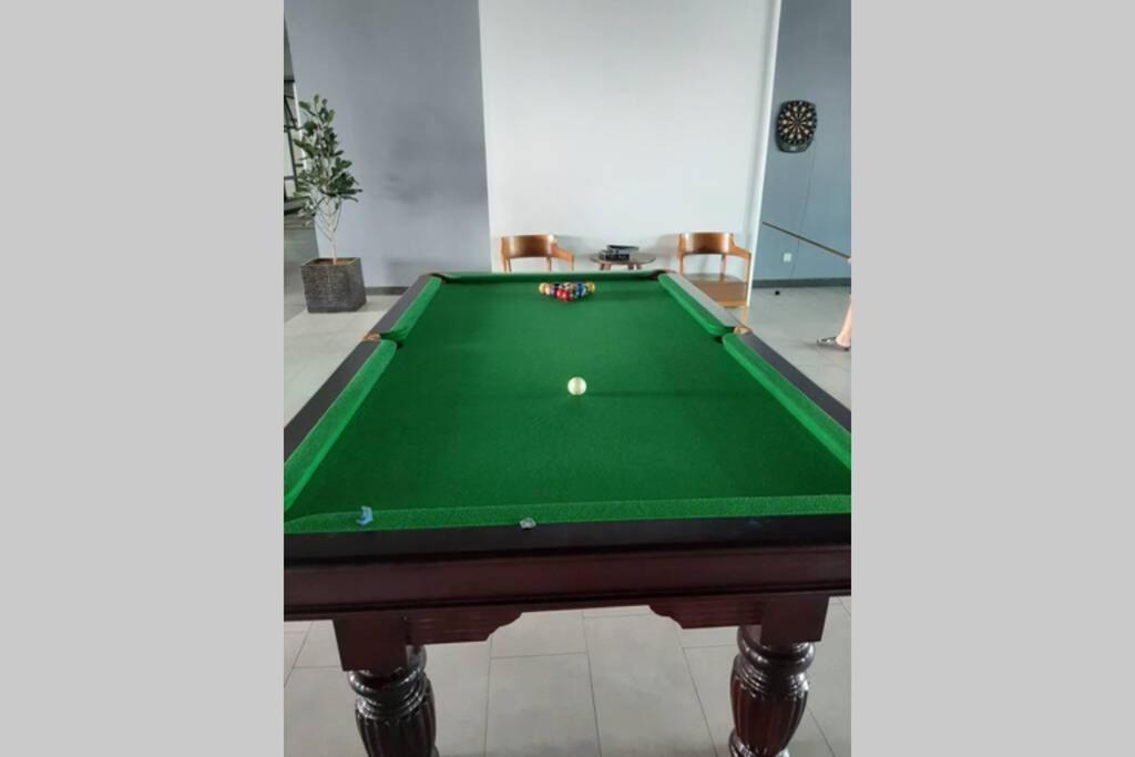 Apple Home 2 At Menara Simfoni, King Size Bed, Cheras, Nexflix, Wifi, Parking Seri Kembangan Exterior photo