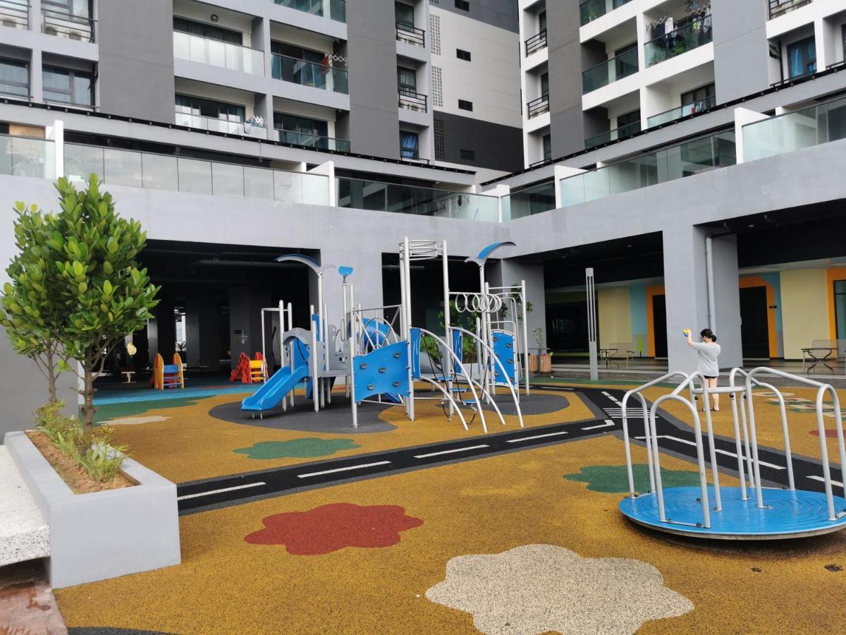 Apple Home 2 At Menara Simfoni, King Size Bed, Cheras, Nexflix, Wifi, Parking Seri Kembangan Exterior photo