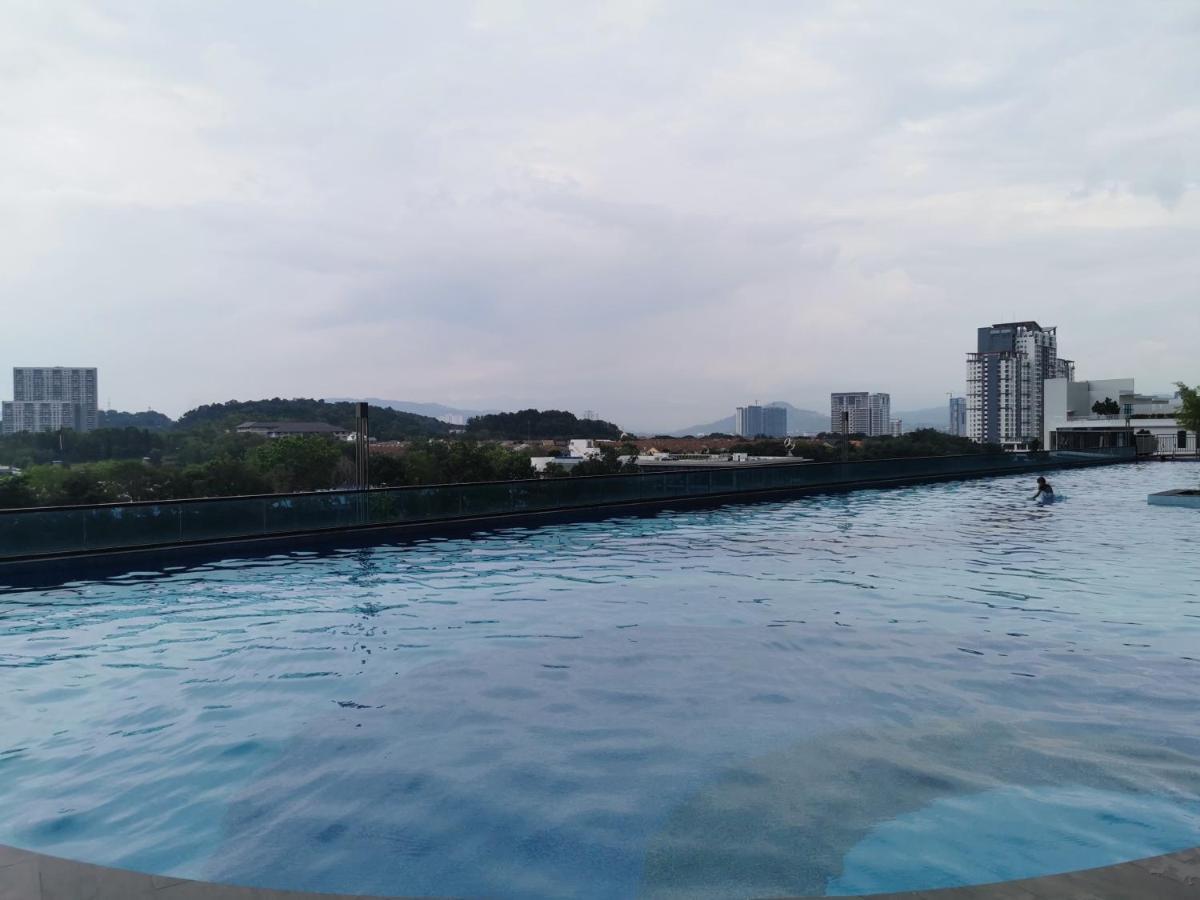 Apple Home 2 At Menara Simfoni, King Size Bed, Cheras, Nexflix, Wifi, Parking Seri Kembangan Exterior photo