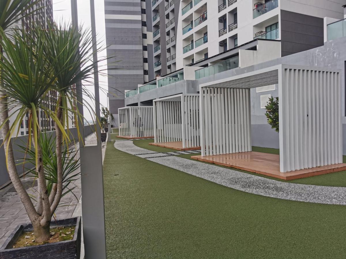 Apple Home 2 At Menara Simfoni, King Size Bed, Cheras, Nexflix, Wifi, Parking Seri Kembangan Exterior photo