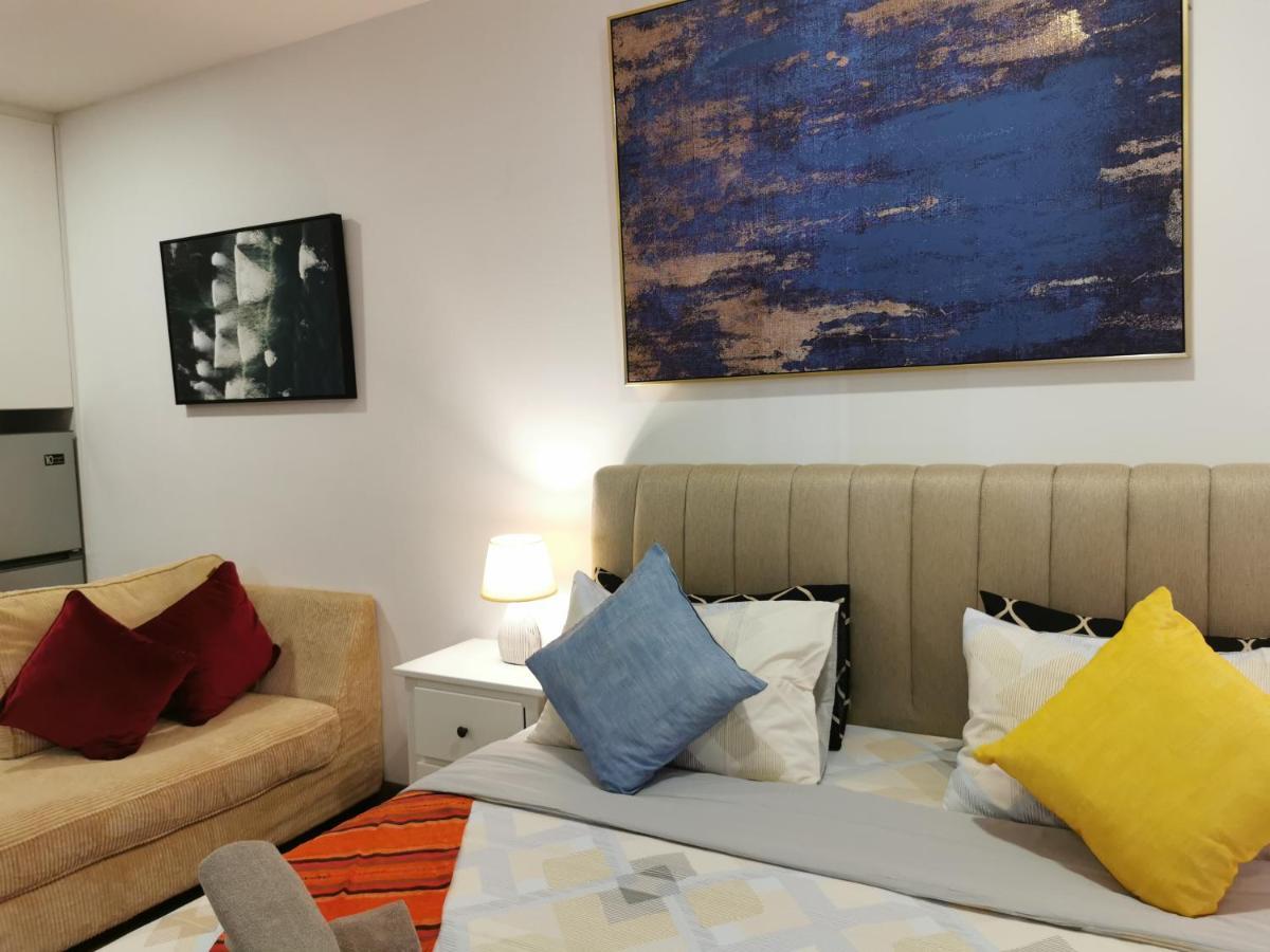 Apple Home 2 At Menara Simfoni, King Size Bed, Cheras, Nexflix, Wifi, Parking Seri Kembangan Exterior photo